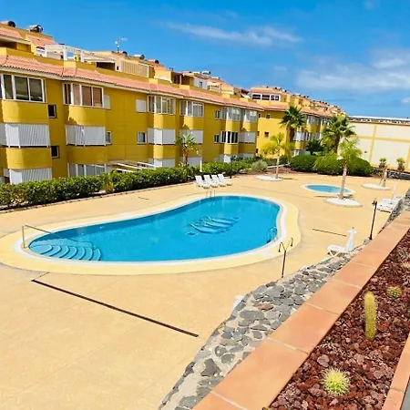 With Pool And Terrace Apartament *